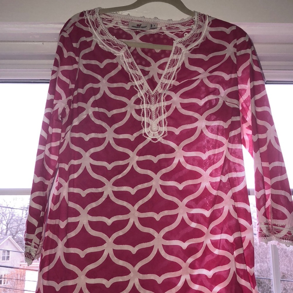 Adorable hot pink vineyard Vines beach dress